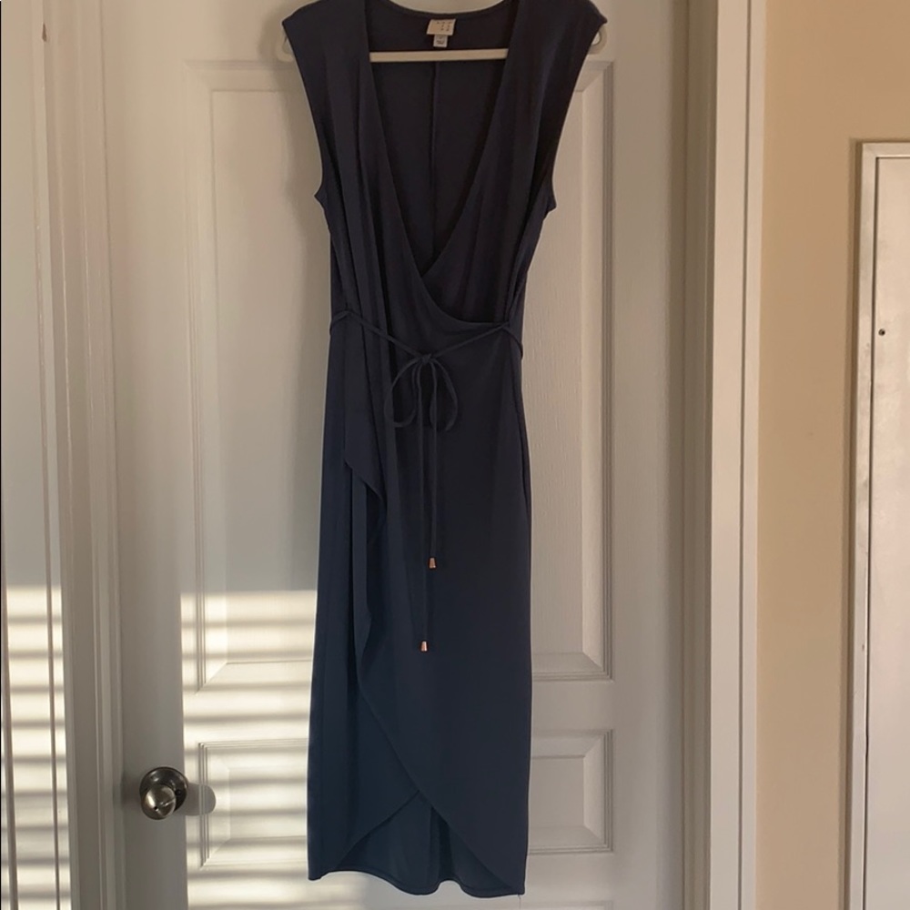 Dress - Picture 3 of 4